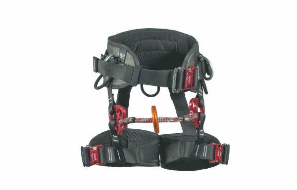 BAOBAB Sit arborist harness with rig plate. Rig plate permits the use of 2 life lines or a second suspension bridge.